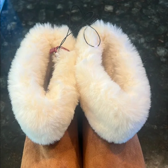 Tan Suede Boots with White Fur Trim - Picture 2 of 8